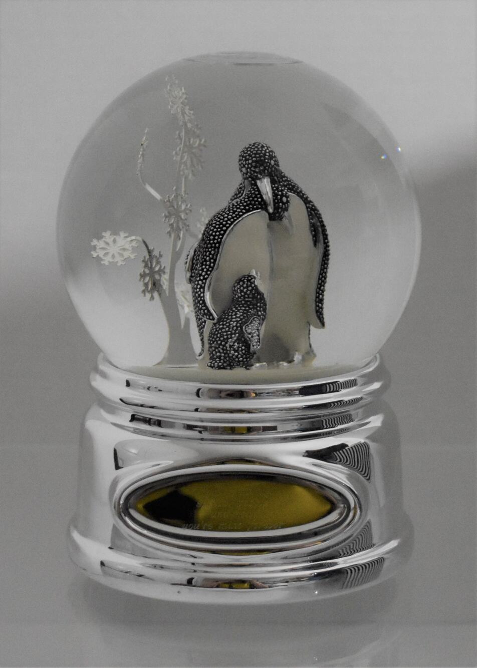 "Things Remembered Danbury Falls Penguin Musical Water Globe In Box SKU 681979